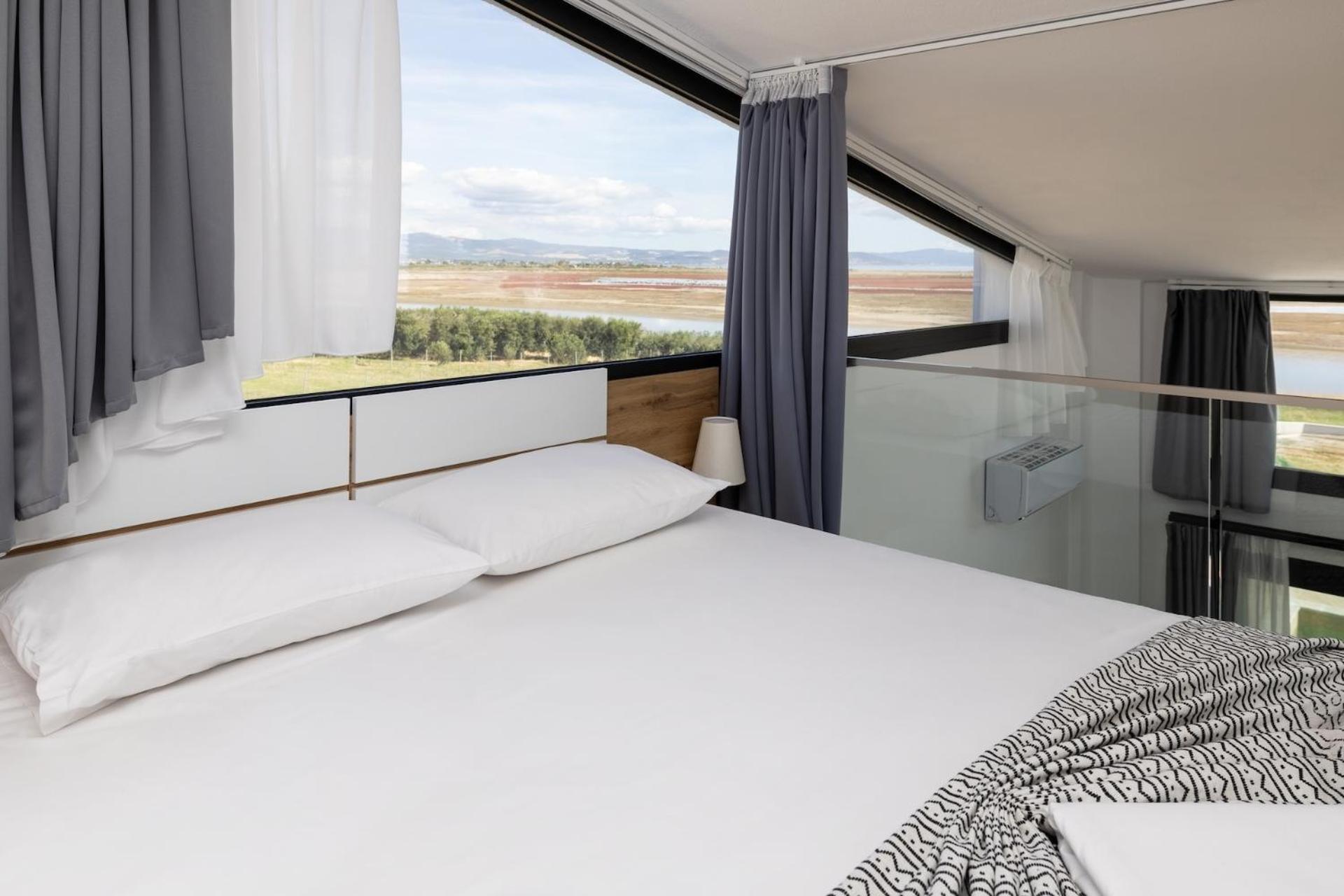 Flamingo View Suites & Villas Nea Poteidaia Exterior foto